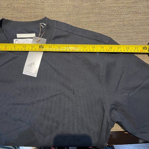 Sz M/L Adidas Tee - Picture 8 of 12